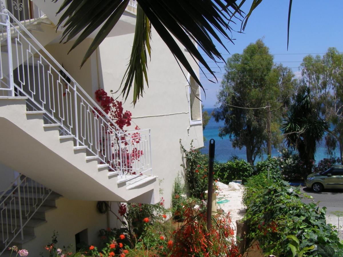 Aparthotel Ionian Mare Agios Ioannis Peristerion Exterior foto