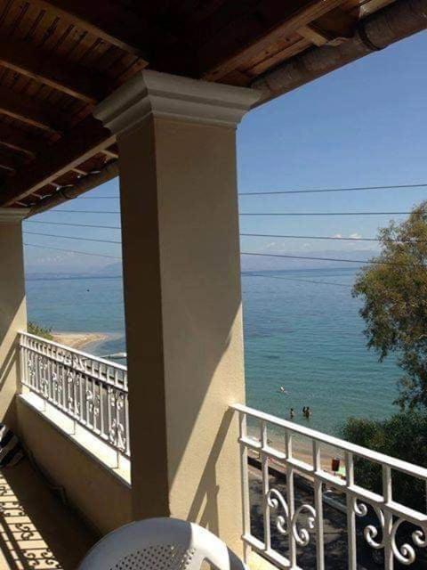 Aparthotel Ionian Mare Agios Ioannis Peristerion Exterior foto