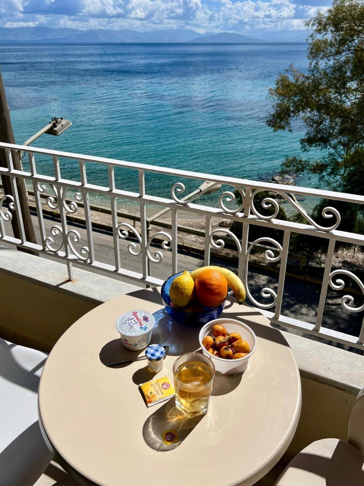 Aparthotel Ionian Mare Agios Ioannis Peristerion Exterior foto